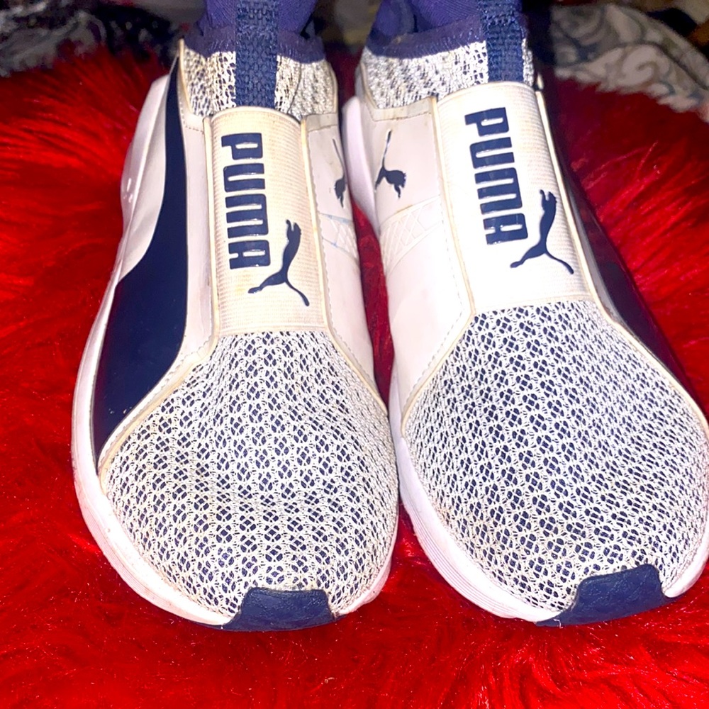 Puma sneakers size 5